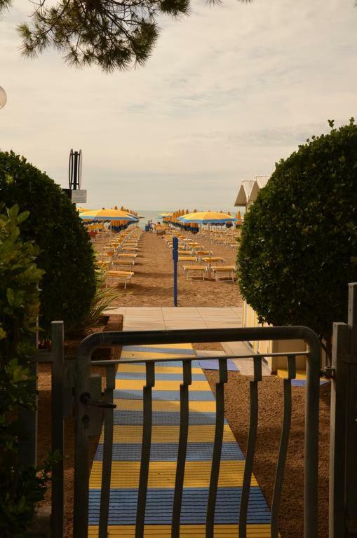 Piccolo Moderno Appartamento Sulla Spiaggia In Centro Lido di Jesolo Exteriér fotografie
